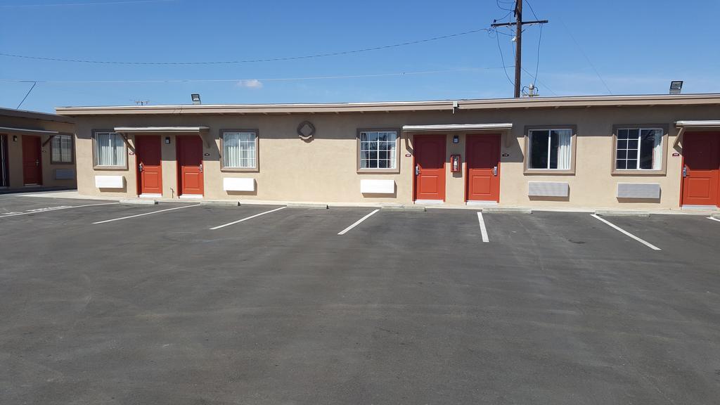 Motel 6 Maple/Main Hesperia Exterior photo